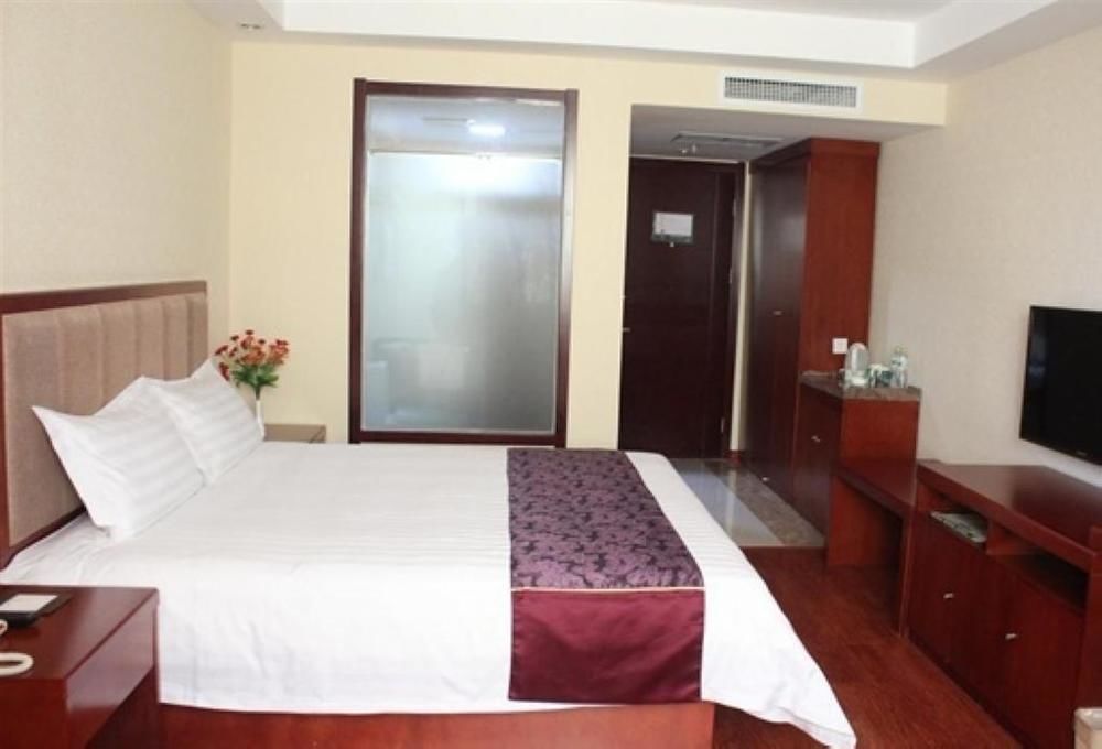 Greentree Inn Shandong Qingdao Wuyishan Road Jiashike Shopping Center Business Hotel Exterior photo